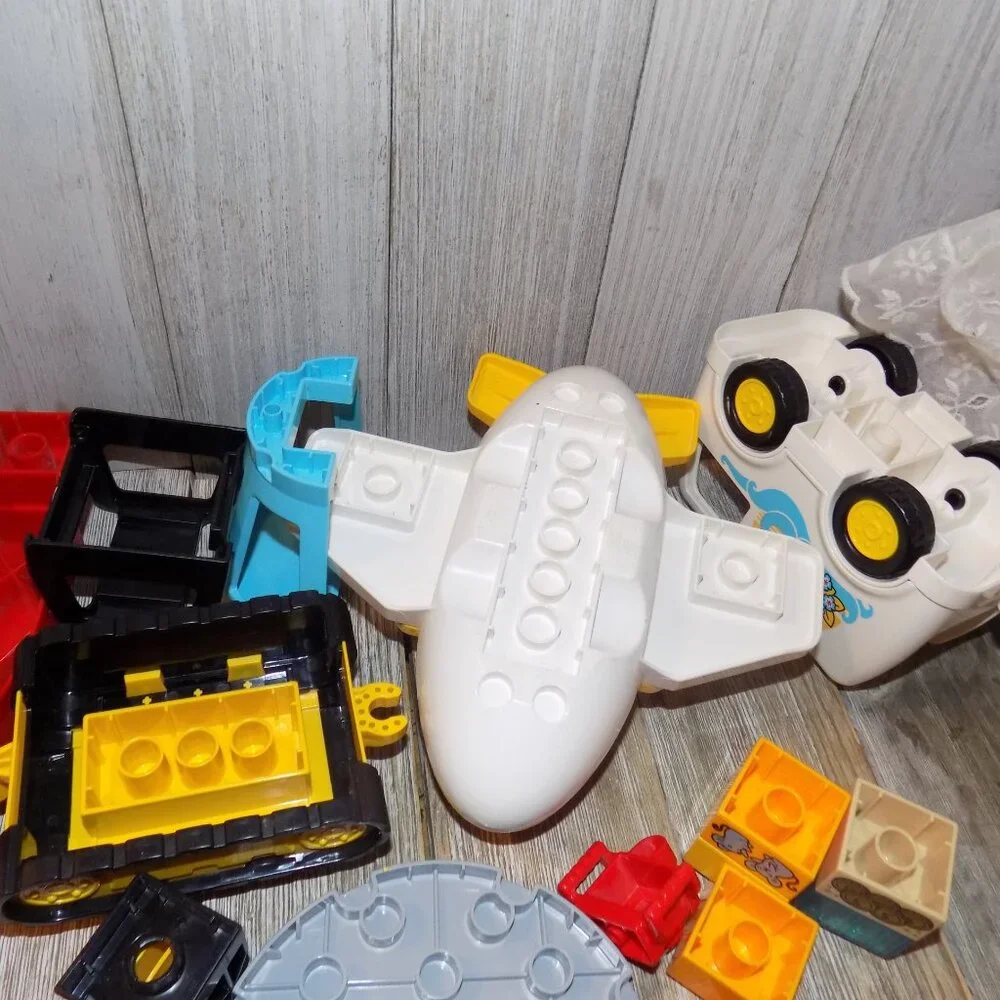 Duplo LEGO MIXED PIECES NONE COMPLETE *